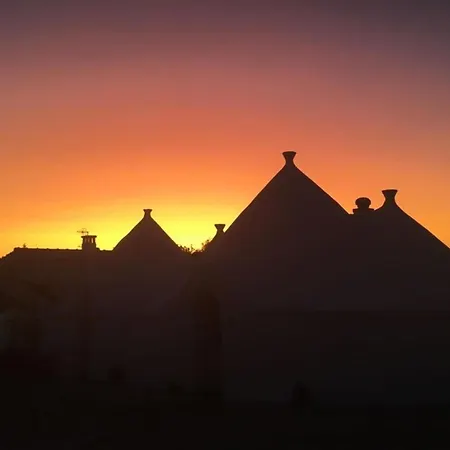 La Casa Sulla Roccia Trulli Pool - Happy * מונופולי