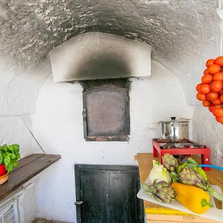 La Casa Sulla Roccia Trulli Pool - Happy Holiday home *